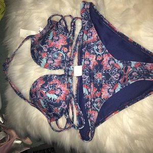 Patterned bikini set.